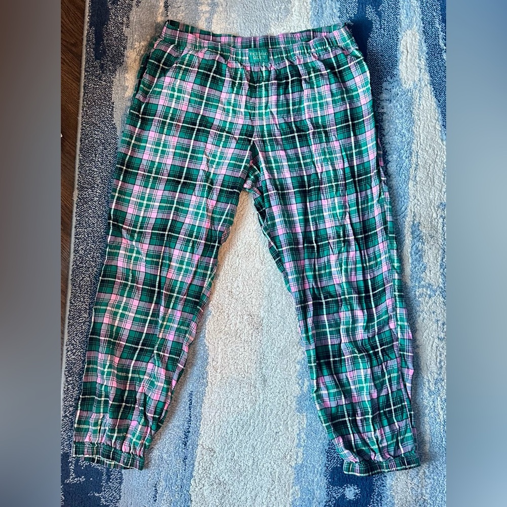 Victoria’s Secret Pajama Bottoms plaid pink and green size large